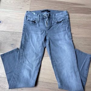 Joe’s Jeans 〰️ straight leg. Fit like size 2.